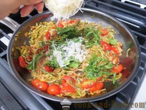 Spaghettikürbis mit Käse und Tomaten