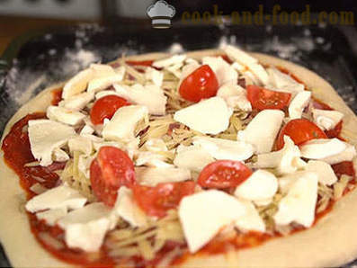 Pizza mit geräucherter Wurst - das einfachste Rezept