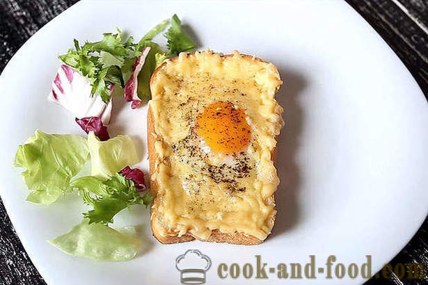 Hot-Sandwich mit Ei und Käse im Ofen zum Frühstück