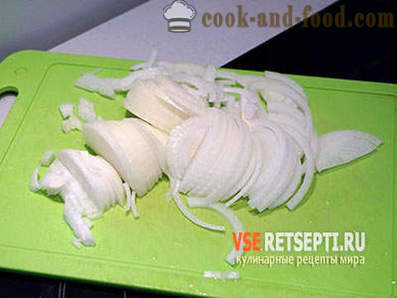Schweinesteak mit Gemüse und Käse im Ofen