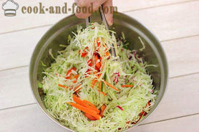 Frischer Salat mit Gurke
