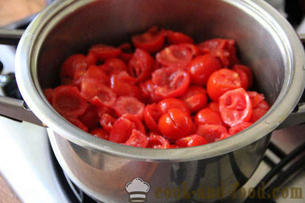 Selbst gemachter Ketchup aus Tomaten