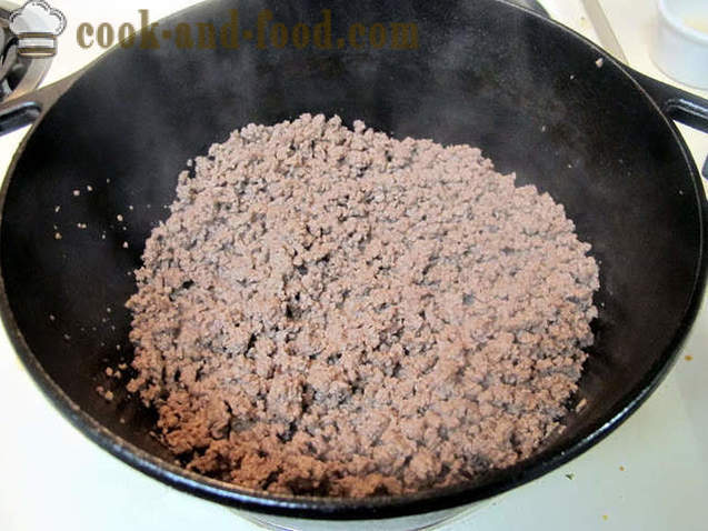 Reissuppe mit Kohl und Hackfleisch