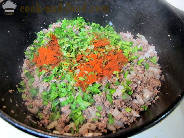 Reissuppe mit Kohl und Hackfleisch