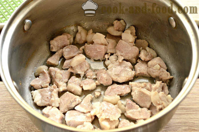 Tasty Schweinefleisch Soße mit Mehl - wie Fleisch Soße Schweinefleisch kochen Buchweizen, Schritt für Schritt Rezept Fotos