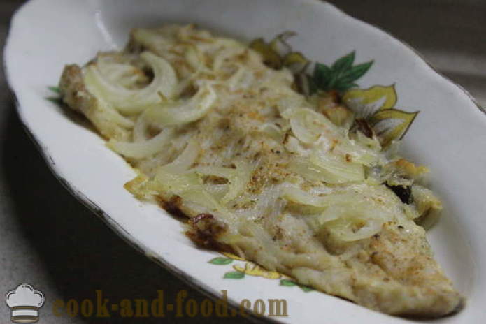 Pike Filet im Ofen mit Zwiebeln und Sahne - wie man ein leckeres Filet vom Hecht kochen, Schritt für Schritt Rezept Fotos