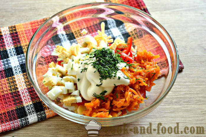 Käse-Salat mit Kirschtomaten, Ei und Karotte in Koreanisch - wie Käsesalat zu machen, einen Schritt für Schritt Rezept Fotos
