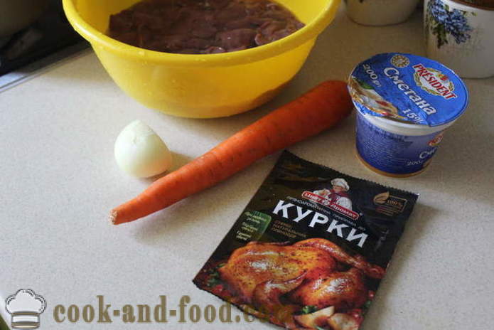 Gebratene Hühnerleber in saurer Sahne, Karotten und Zwiebeln - wie man ein leckeres Hühnerleber in dem Ofen kochen, mit einem Schritt für Schritt Rezept Fotos