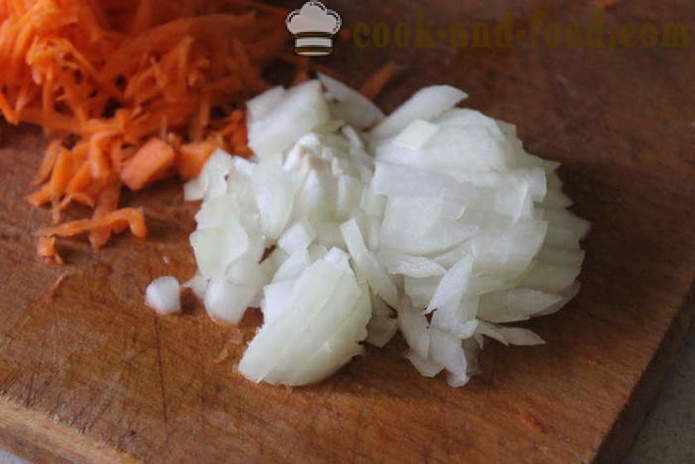 Gebratene Hühnerleber in saurer Sahne, Karotten und Zwiebeln - wie man ein leckeres Hühnerleber in dem Ofen kochen, mit einem Schritt für Schritt Rezept Fotos