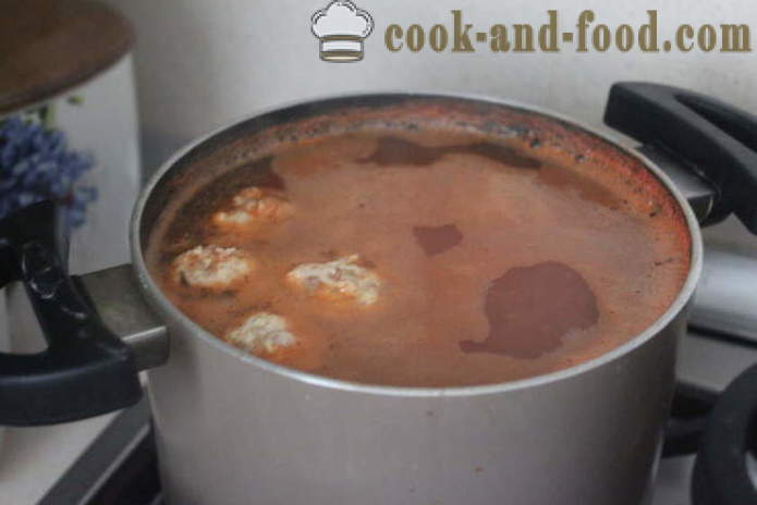 Einfache rote Linsensuppe mit Fleischbällchen und Tomaten - wie Suppe aus roten Linsen kochen, mit einem Schritt für Schritt Rezept Fotos