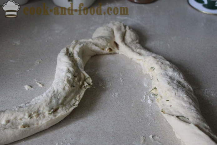Selbst gemachtes Käsebrot mit Kräutern - Schritt für Schritt Rezept Käsebrot in dem Ofen, mit Fotos