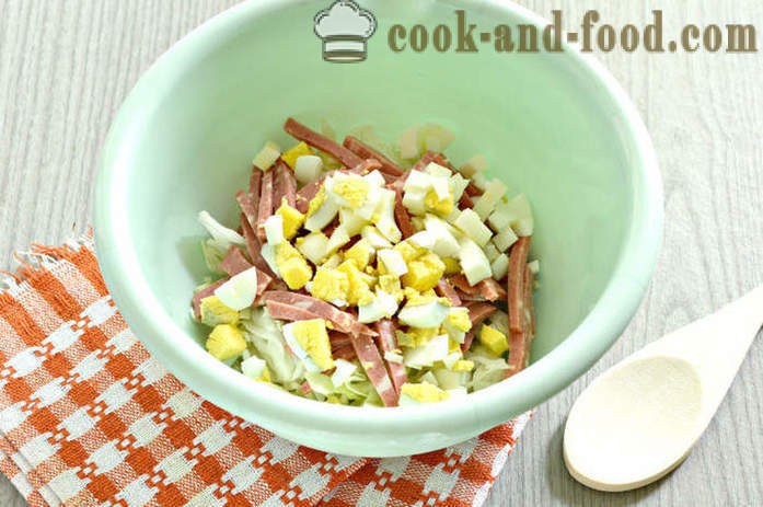 Salat mit Croutons, koreanischer Karotte, Wurst - Wie man einen Salat mit Croutons vorzubereiten und Mayonnaise, einen Schritt für Schritt Rezept Fotos