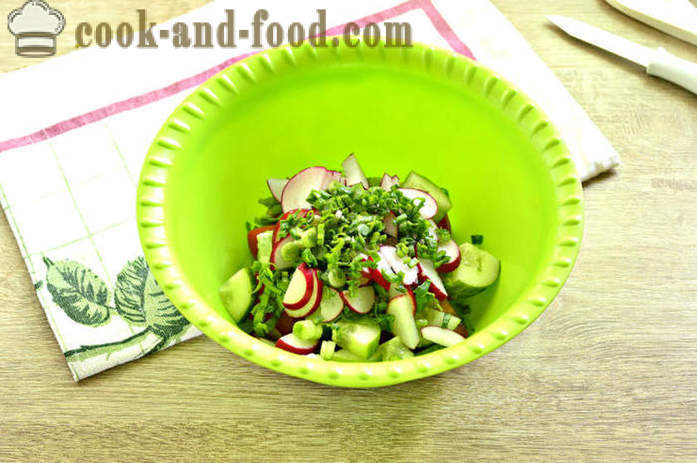 Mayonnaise-Salat mit Radieschen und Tomaten - wie einen Salat von Radieschen zu machen und Tomaten, einen Schritt für Schritt Rezept Fotos