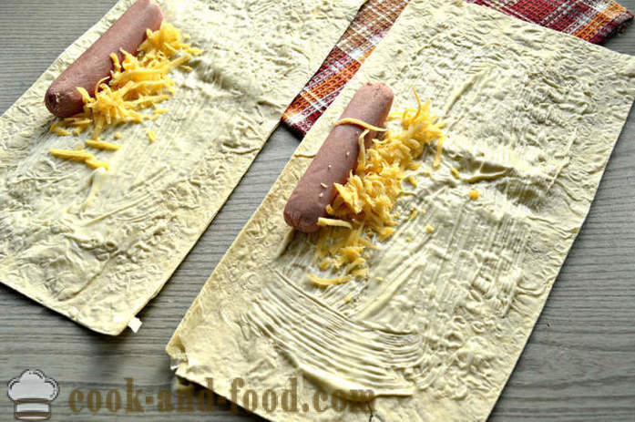 Würste in Fladenbrot mit Käse und Mayonnaise - wie Wurst in Fladenbrot, einen Schritt für Schritt Rezept Fotos zu machen