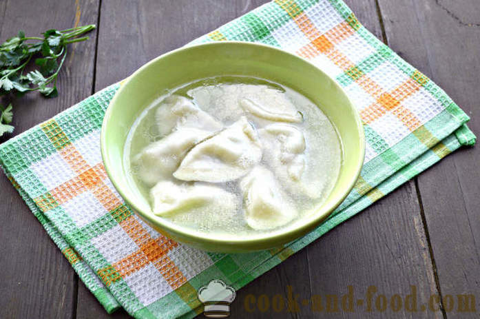 Hausgemachte Knödel in der Suppe - wie köstlich zu kochen Knödel mit Brühe, mit einem Schritt für Schritt Rezept Fotos