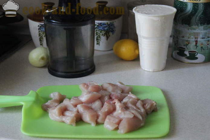 Frikadellen aus gehacktem Huhn mit Reis und Sauerrahm-Sauce - wie Frikadellen aus Hackfleisch Huhn und Reis zu kochen, mit einem Schritt für Schritt Rezept Fotos