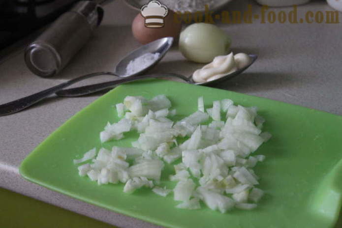 Koteletts von Hähnchenbrust mit Mayonnaise und Zwiebeln Marzipan