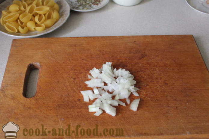 Gefüllte Teigwaren Schale mit gehackten Champignons - wie gefüllte Teigwaren Schalen machen in dem Ofen, mit einem Schritt für Schritt Rezept Fotos