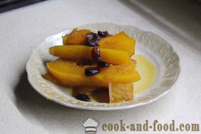 Gebackener Kürbis mit Honig, getrocknete Früchte und Gewürze - wie die Kürbisscheiben im Ofen backen, mit einem Schritt für Schritt Rezept Fotos
