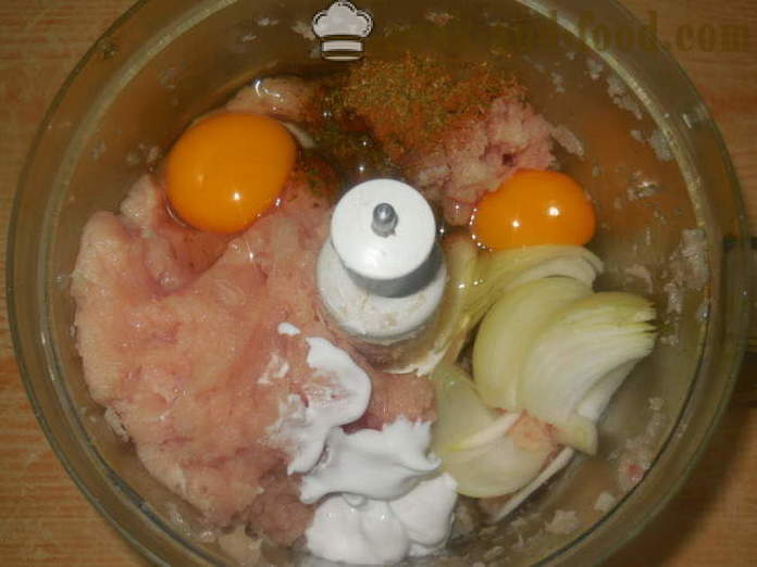 Hünchenpfanne in dem Ofen - wie einen Auflauf aus gehacktem Huhn kocht mit Reis, einen Schritt für Schritt Rezept Fotos