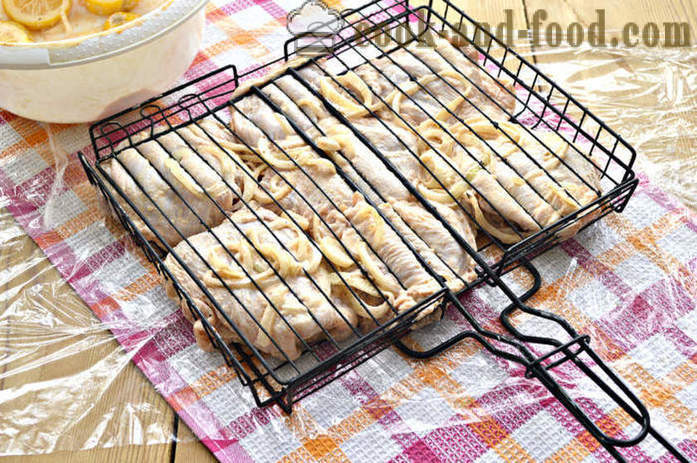 Köstliche Grillhähnchenschenkel auf dem Grill auf Holzkohle - wie Grill Huhn auf dem Grill auf dem Grill zu kochen, einen Schritt für Schritt Rezept Fotos