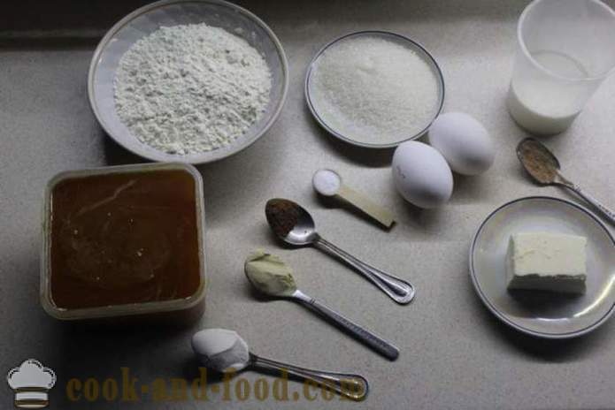 Einfache Honigkuchen mit Ingwer - wie in dem Ofen einen Kuchen mit Honig und Ingwer zu kochen, mit einem Schritt für Schritt Rezept Fotos