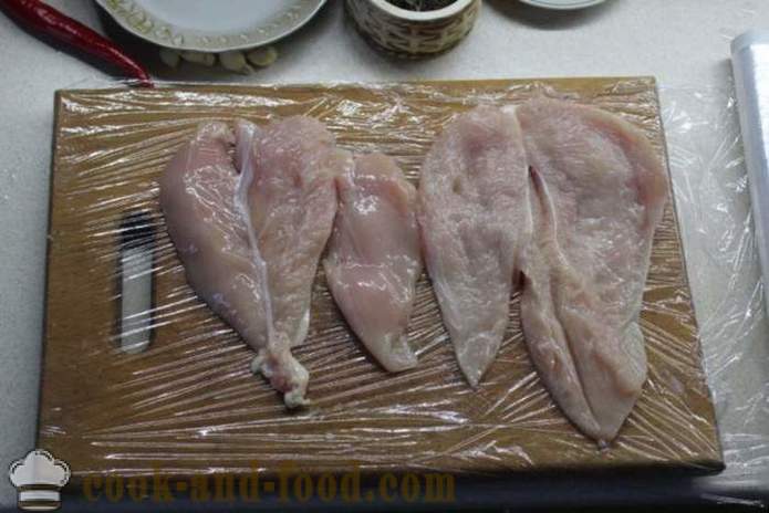 Selbst gemachte Hühnerrolle in Folie - wie ein Huhn Rolle zu Hause zu machen, Schritt für Schritt Rezept Fotos