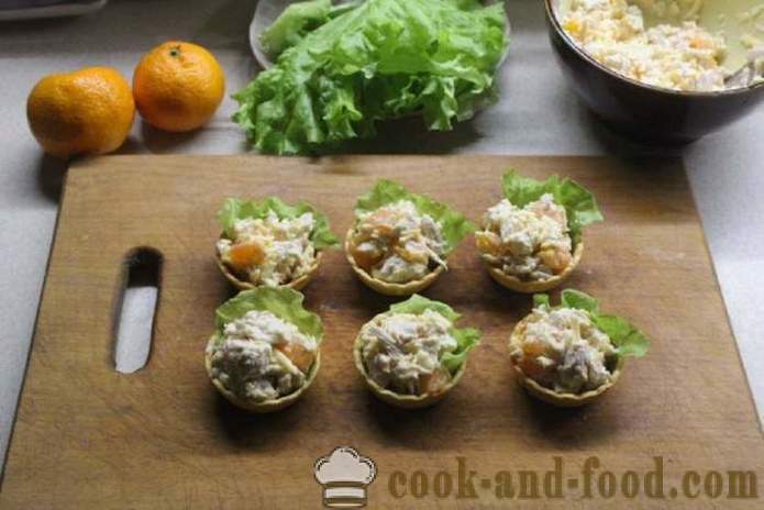 Neujahrs Salat mit Hähnchenbrust und Mandarine - wie einen Salat mit Huhn und Mandarinen vorzubereiten, ein Schritt nach Rezepte Fotos Schritt