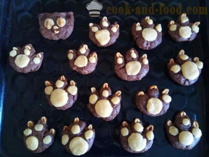 Schokoladen-Lebkuchen für Halloween - wie Cookies für Halloween mit den Händen zu machen, Schritt für Schritt Rezept Fotos
