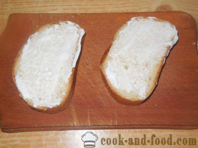 Hot Sandwiches mit Käse und Krabbenstäbchen - wie warme Sandwiches im Ofen zu machen, mit einem Schritt für Schritt Rezept Fotos