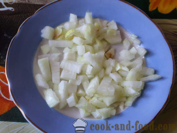 Auberginen-Salat mit Zwiebeln und Mayonnaise - wie braten Auberginen mit Mayonnaise, Schritt für Schritt Rezept Fotos