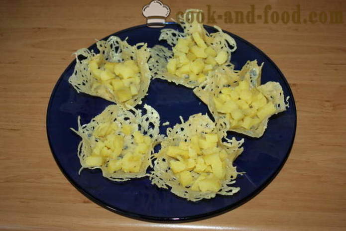 Köstliche Pilzsalat in einem Käsekorb - wie Käse Körbe mit Salat zu machen, einen Schritt für Schritt Rezept Fotos