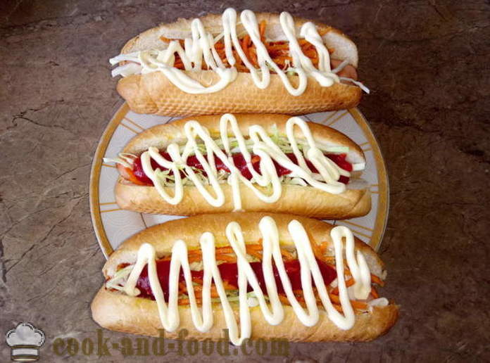 Leckere Hot Dogs mit Wurst und Gemüse - wie einen Hot Dog zu Hause zu machen, Schritt für Schritt Rezept Fotos