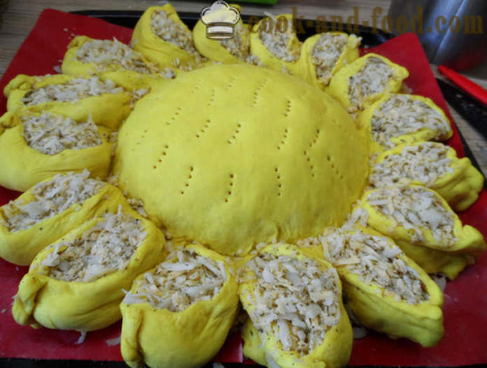 Fleisch-Snack-Kuchen Sunflower - wie man einen Hefekuchen, Sonnenblumen-, Schritt für Schritt Rezept Fotos