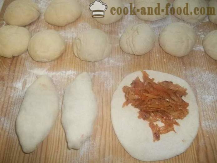 Hefekuchen mit Kohl - wie in dem Ofen Torten mit Kohl zu kochen, mit einem Schritt für Schritt Rezept Fotos