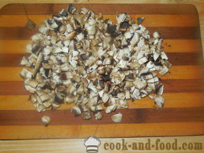 Geschmorte Pilze in Sahnesauce in einer Pfanne - wie Pilze in saurer Sahne zu kochen, ein Schritt für Schritt Rezept Fotos