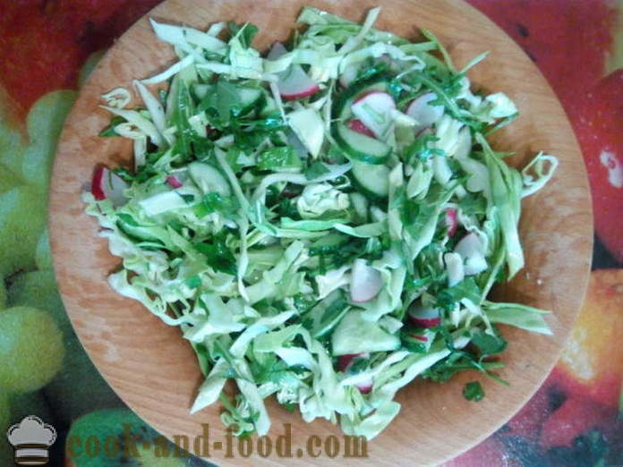 Der leckere Salat mit Rucola und Gemüse - wie einen Salat aus Rucola, einen Schritt für Schritt Rezept Fotos vorzubereiten