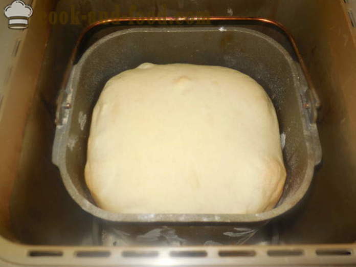 Käsebrot auf dem Serum-Brothersteller - wie backen Brot im Brothersteller mit Frischkäse auf einem Serum, einen Schritt für Schritt Rezept Fotos