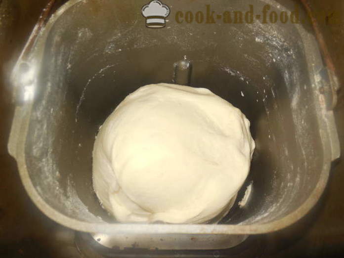 Ein einfaches Rezept für hausgemachtes Brot auf Tomaten-Marinade - wie Brot in der Brotbackmaschine zu Hause backen, Schritt für Schritt Rezept Fotos