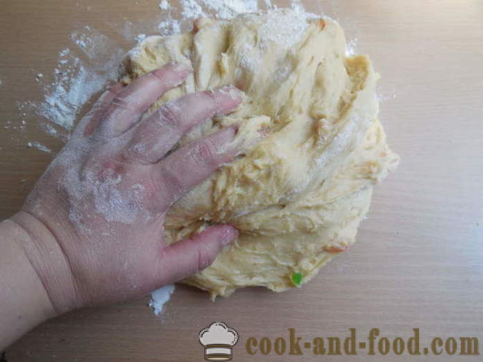 Einfache multivarka Osterkuchen mit Sahne und Milch schmelzen - wie man einen Kuchen in multivarka backen, Schritt für Schritt Kuchen einfachen Rezept und Foto