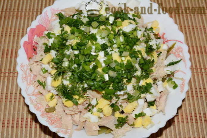 Sellerie-Salat mit Huhn, Ei, Gurke und Mayonnaise - Wie man einen Salat aus Sellerie vorzubereiten, Schritt für Schritt Rezept Fotos