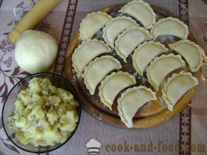 Meatless Knödel mit Kartoffeln und Pilzen - wie Knödel mit Kartoffeln und Pilzen zu kochen, ein Schritt für Schritt Rezept Fotos