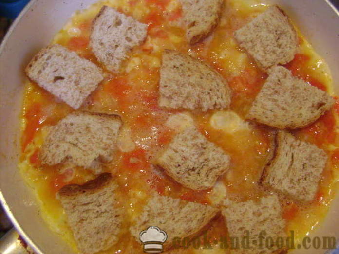 Scrambled in Italienisch - wie Rührei zum Kochen mit Tomaten, Käse und Brot, mit einem Schritt für Schritt Rezept Fotos