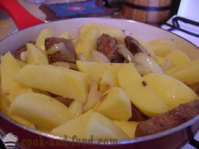 Leber mit Kartoffeln in einer Pfanne - wie Rinderleber mit Kartoffeln zu kochen, einen Schritt für Schritt Rezept Fotos