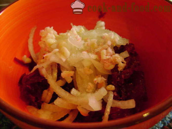 Roter-Bete-Salat ohne Mayonnaise, Knoblauch und Zwiebeln - wie einen Salat aus roten Rüben, Schritt für Schritt Rezept Fotos vorzubereiten