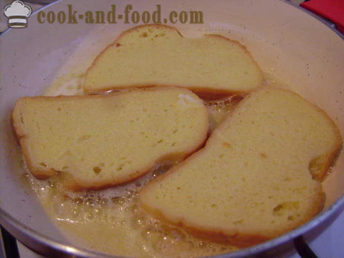 Toasten des Brotes mit Käse - wie braten Croutons in einer Pfanne, ein Schritt für Schritt Rezept Fotos