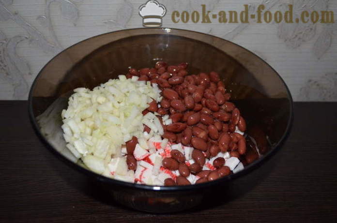 Einfacher Salat von roten Bohnen mit Tomaten - wie einen Salat mit roten Bohnen vorzubereiten, einen Schritt für Schritt Rezept Fotos