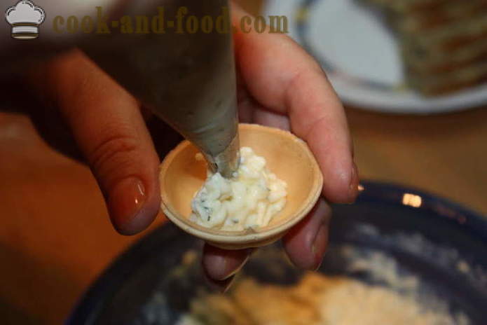 Jüdische Appetizer von geschmolzenem Käse mit Knoblauch - wie jüdischer Vorspeise mit Knoblauch, einen Schritt für Schritt Rezept Fotos zu machen