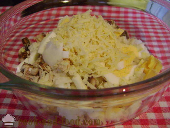 Einfacher Fischsalat mit Reis und Ei - wie Fischsalat mit Reis zu kochen, einen Schritt für Schritt Rezept Fotos