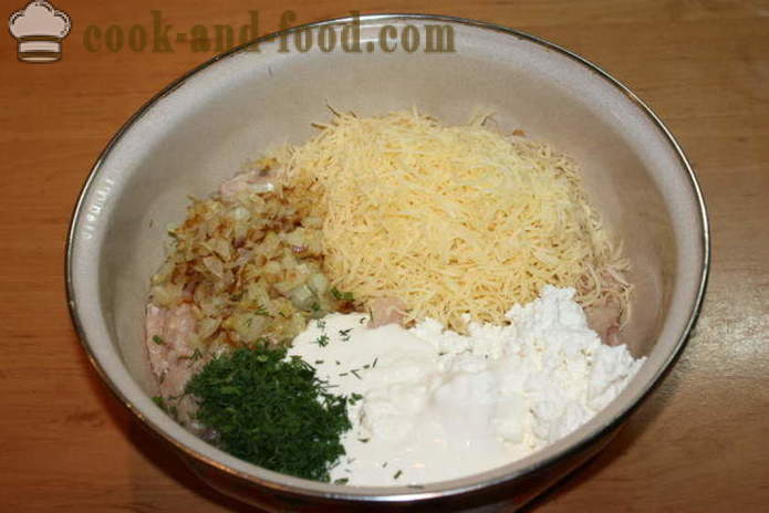 Cannelloni mit Füllung im Ofen in einer cremigen Sauce - wie Cannelloni kocht mit Hackfleisch in dem Ofen, mit einem Schritt für Schritt Rezept Fotos